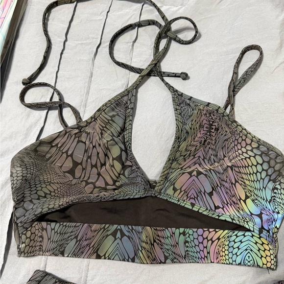 iHeartRaves Iridescent Viper Print Festival Set - Picture 2 of 7